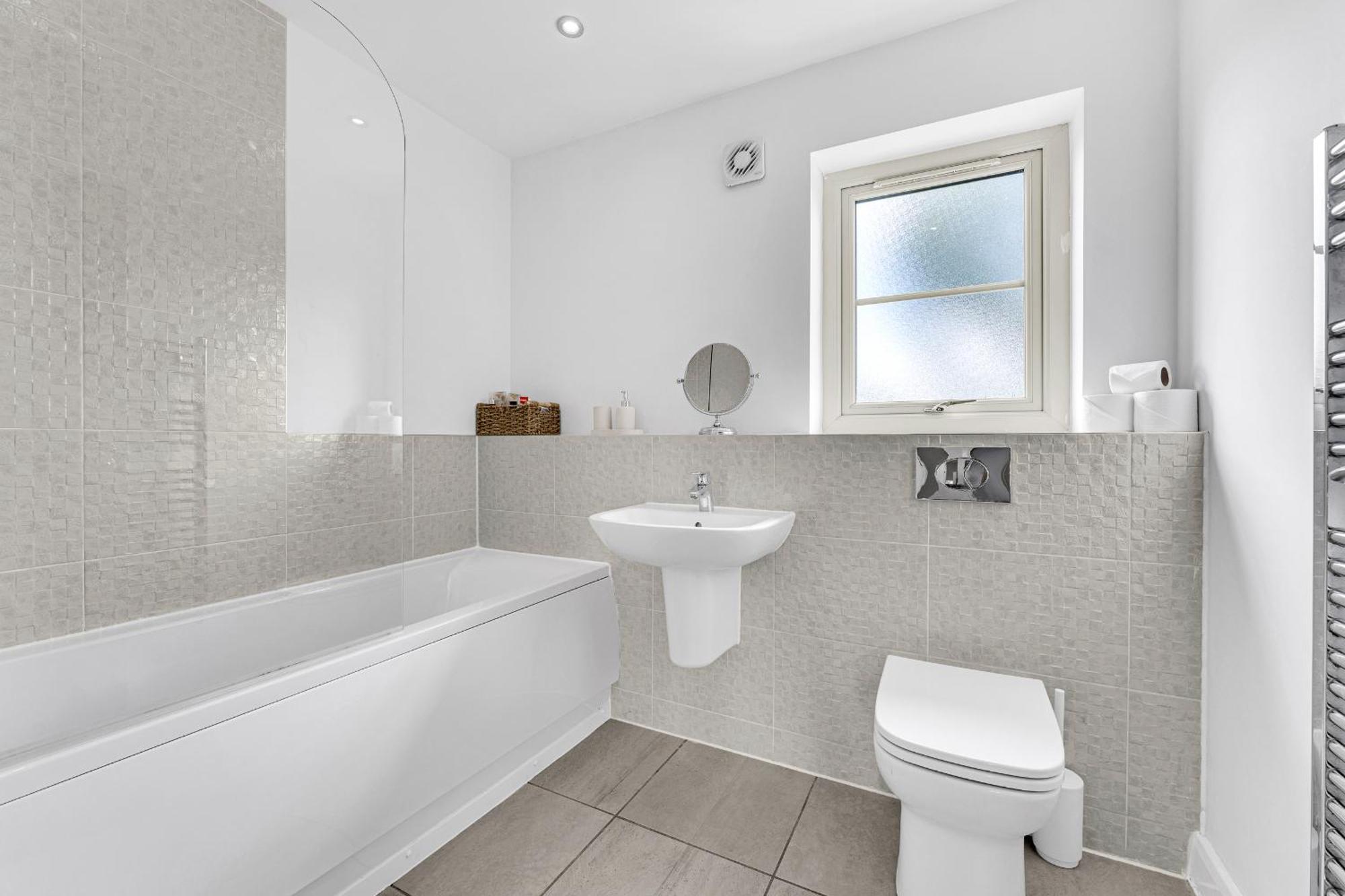 Brook Meadow House, 4 Bed House, Manchester Astley  Exterior photo