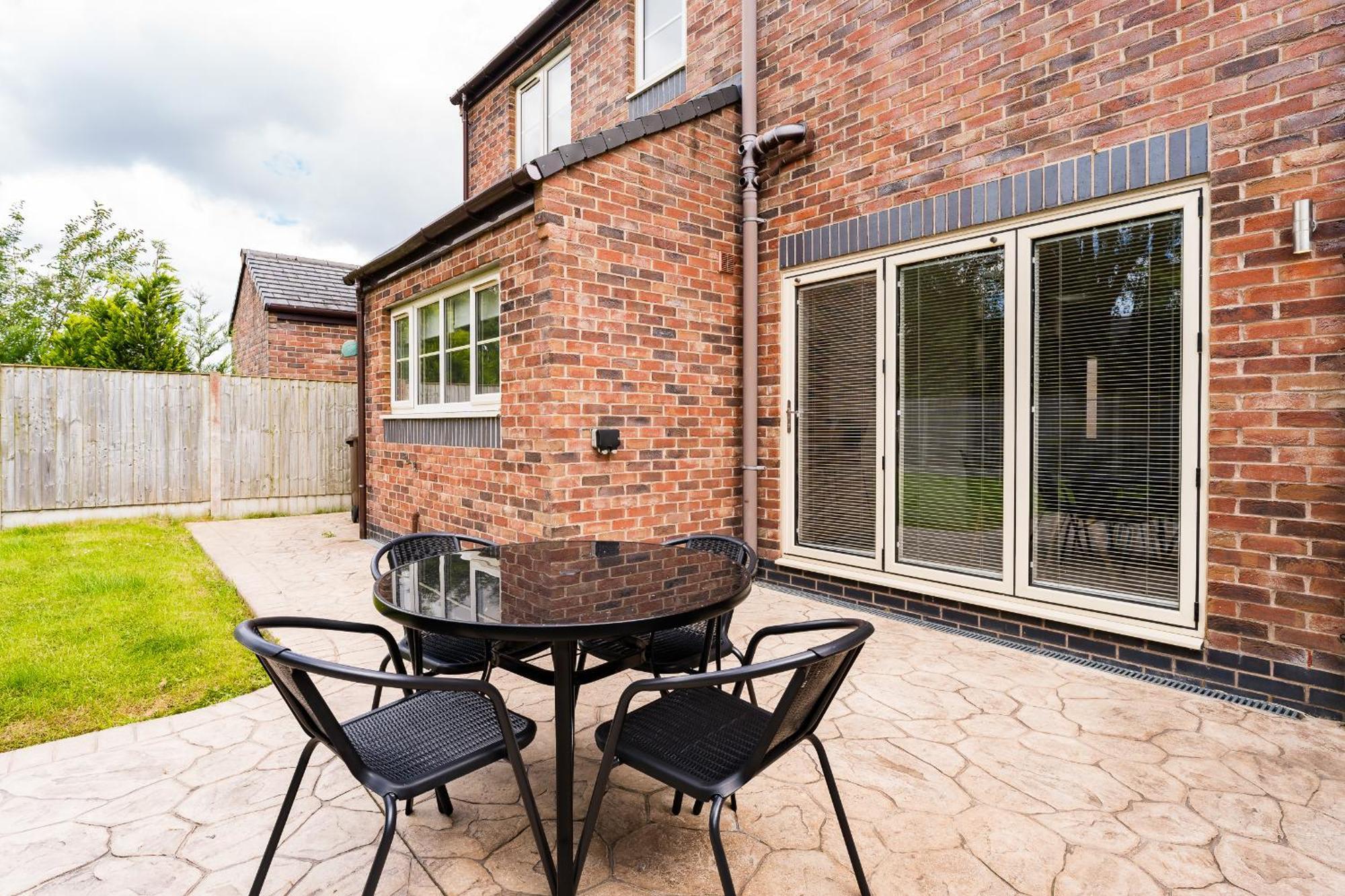 Brook Meadow House, 4 Bed House, Manchester Astley  Exterior photo