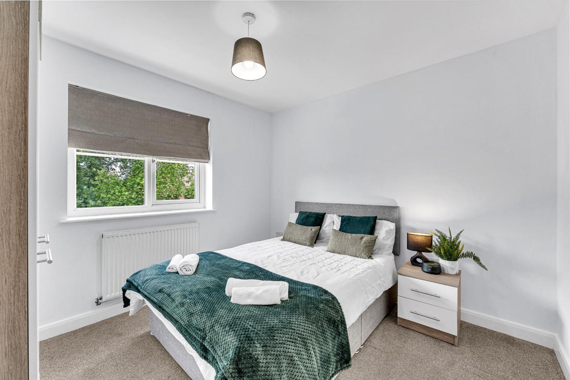 Brook Meadow House, 4 Bed House, Manchester Astley  Exterior photo